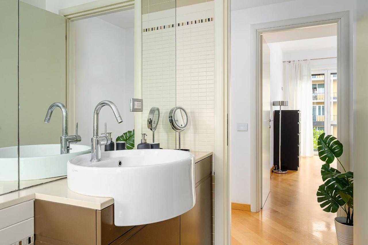 Stylish Condo Garibaldi Sempione 85M2 - Self Check-In Милано Екстериор снимка